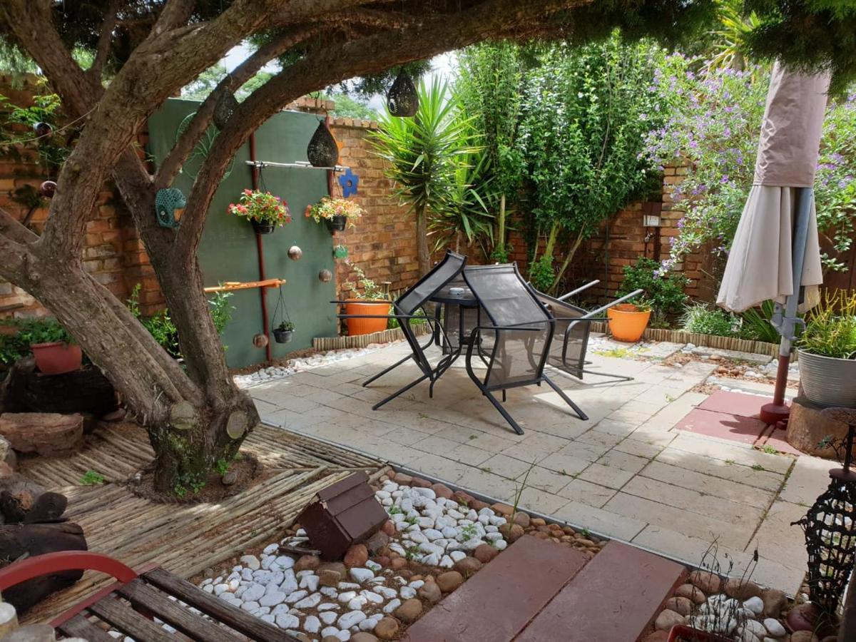 The Lazy Grape Guest Lodge & Spa Benoni Eksteriør bilde