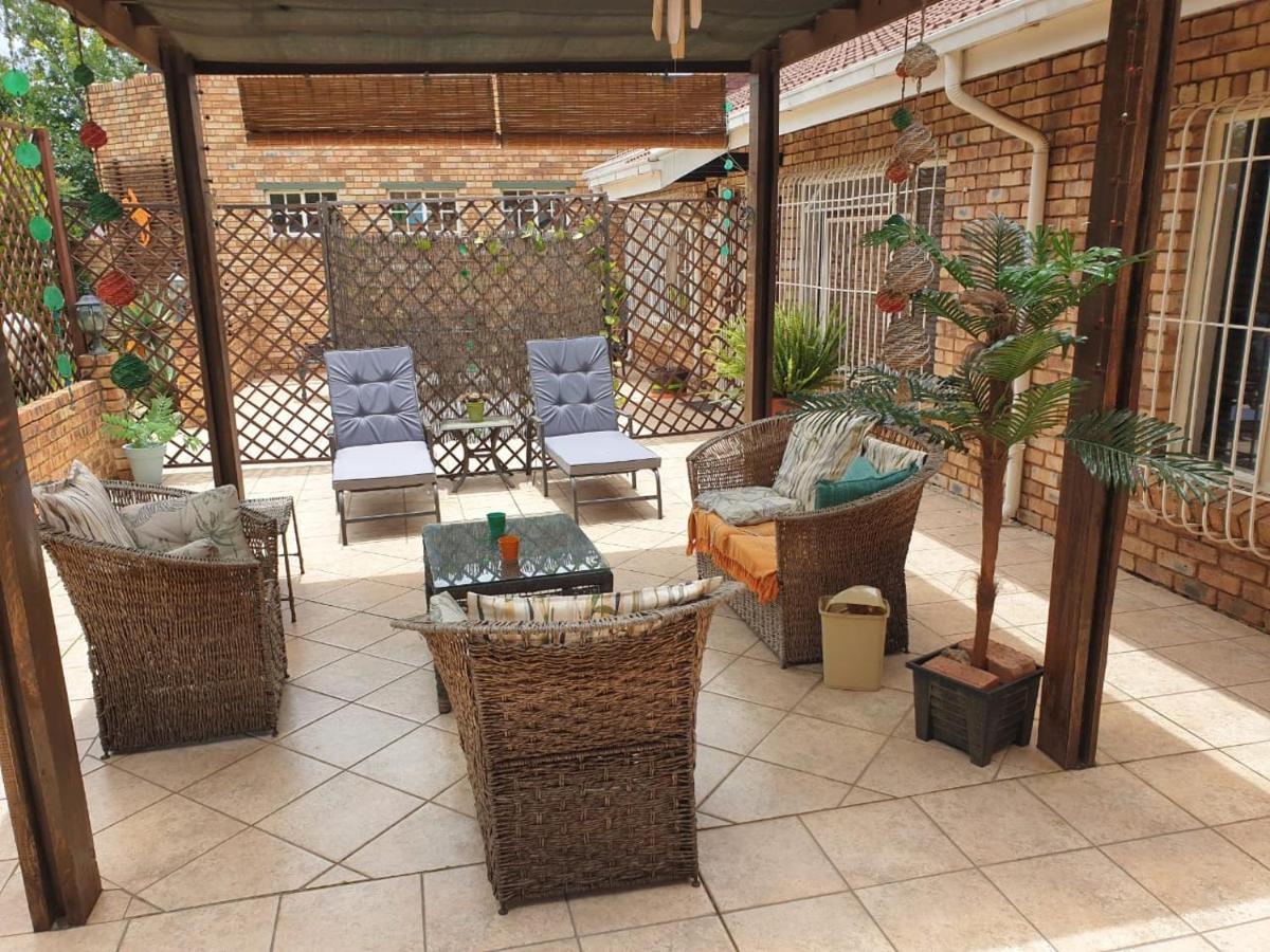The Lazy Grape Guest Lodge & Spa Benoni Eksteriør bilde