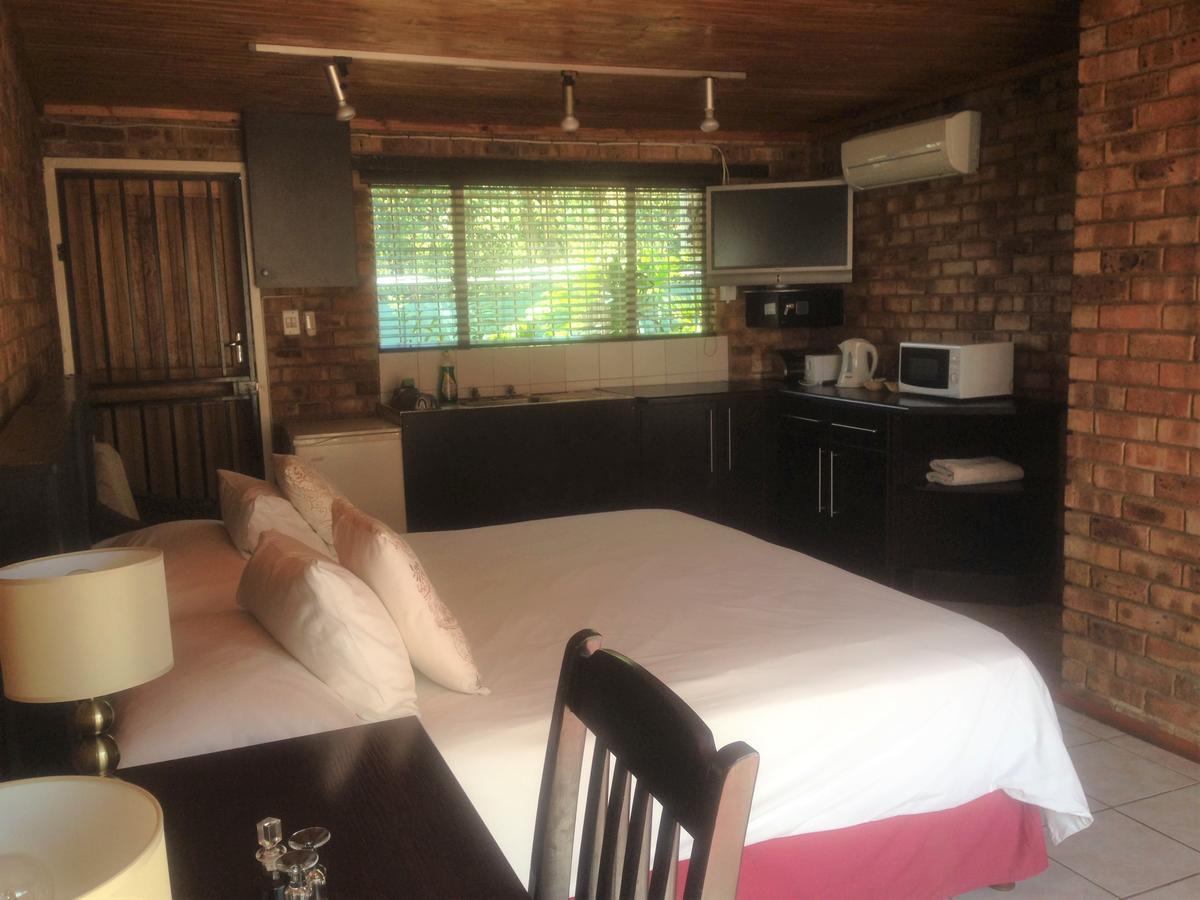 The Lazy Grape Guest Lodge & Spa Benoni Eksteriør bilde
