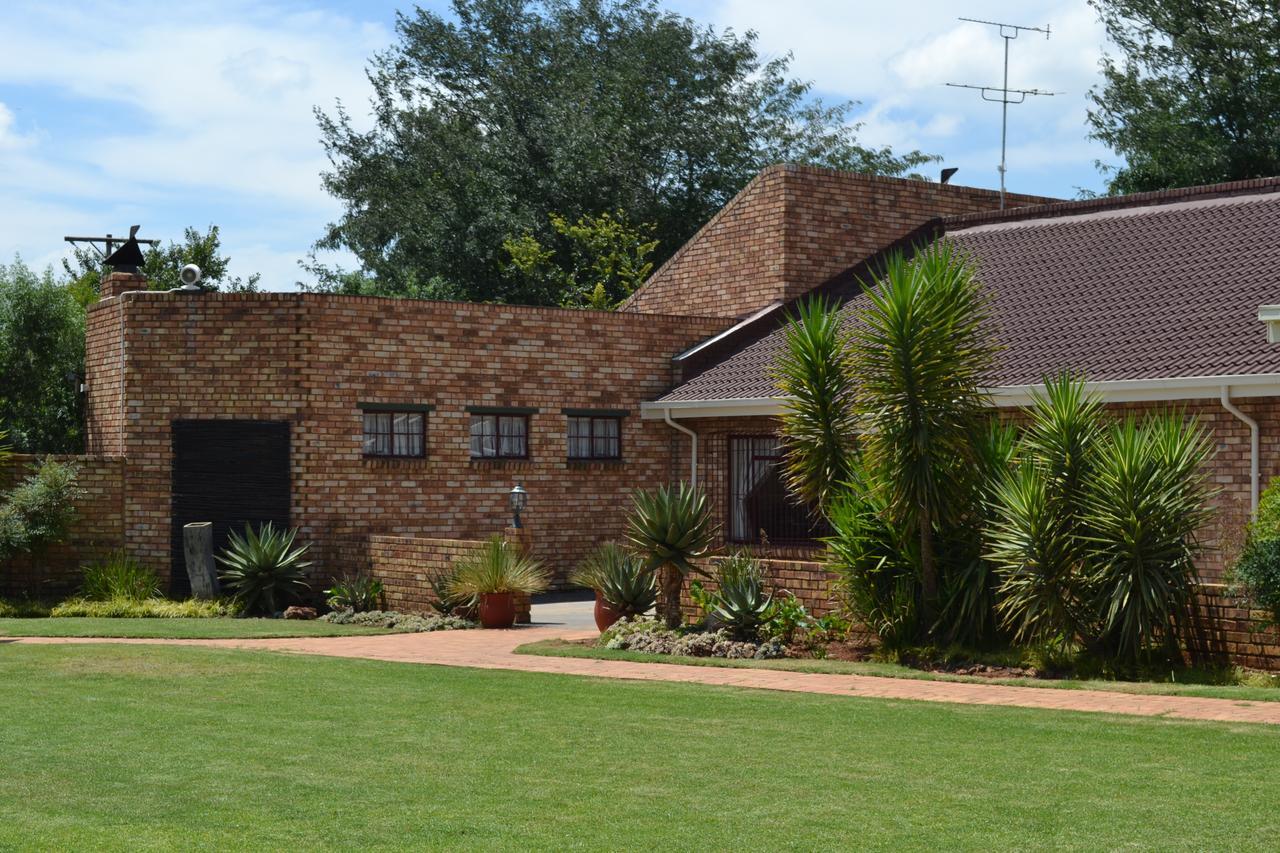 The Lazy Grape Guest Lodge & Spa Benoni Eksteriør bilde