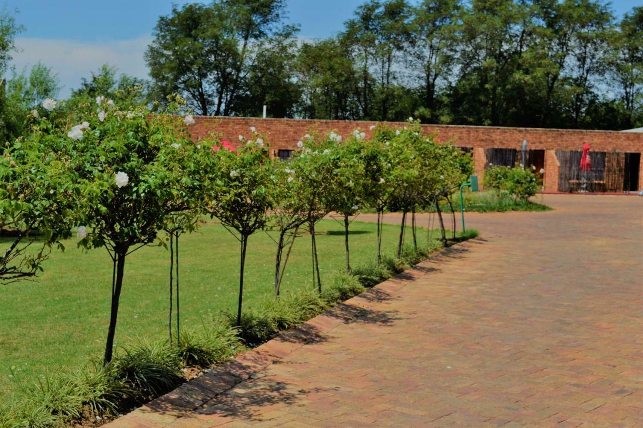 The Lazy Grape Guest Lodge & Spa Benoni Eksteriør bilde